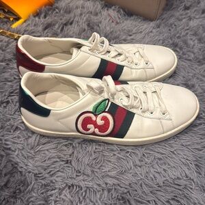 Gucci Special Edition NYC Big Apple Sneakers - Size 39